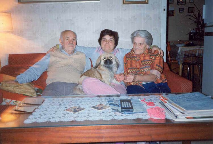 Popis: s dědouškem, mamkou  a babičkou (1994; Barrandov)  